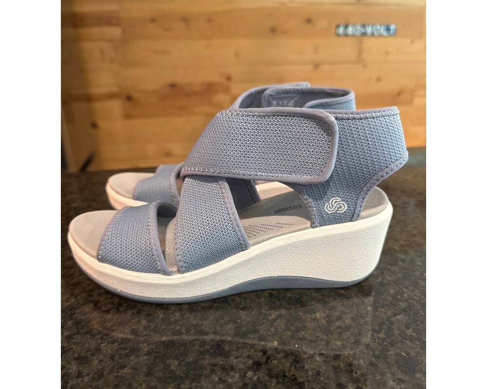 Cloudsteppers by Clarks Cushion Soft Wedge Sandals Women's Size 6
